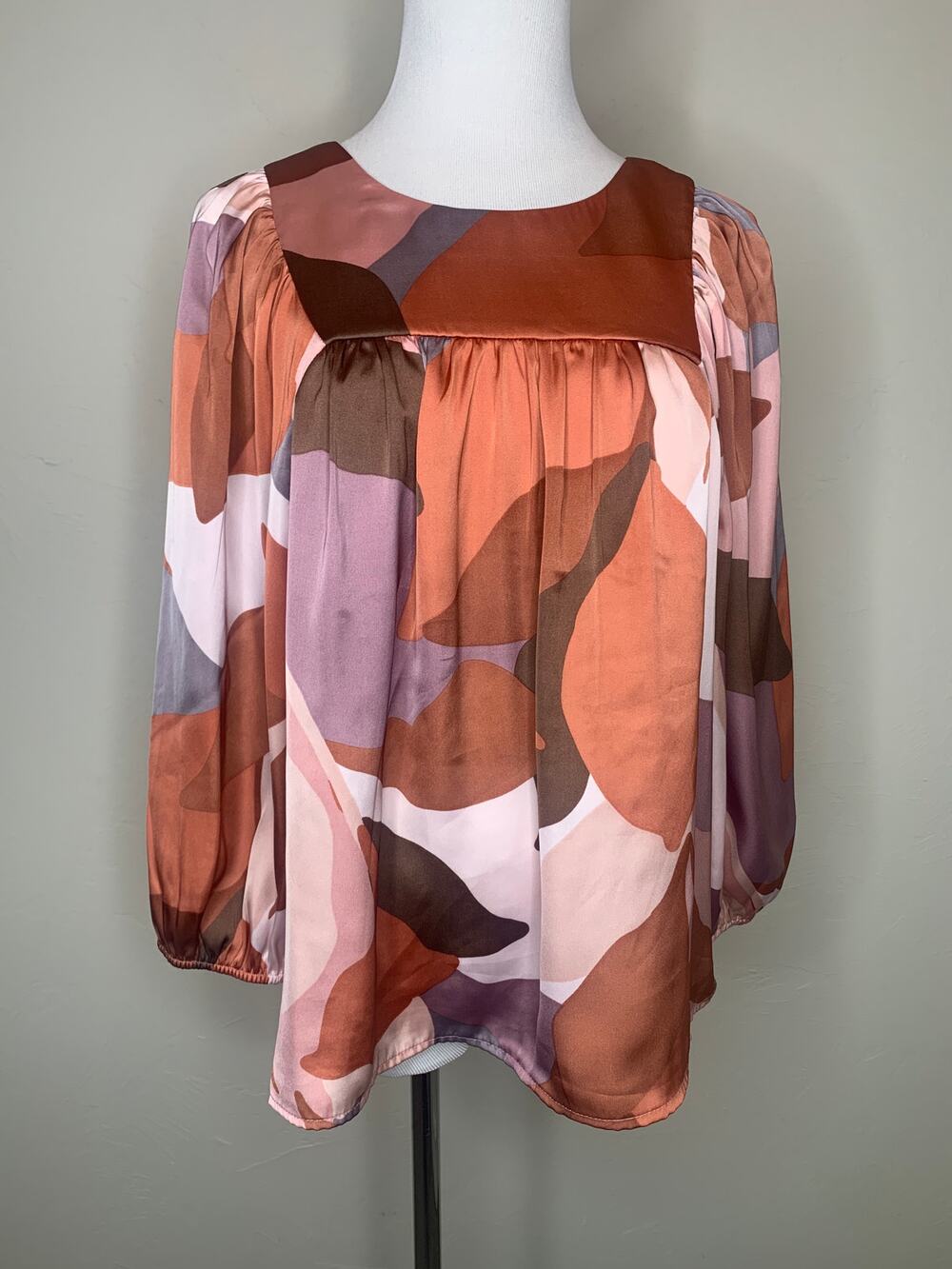 Daniel Rainn 2 Geometric Earth Tones Babydoll Blouse Satin Sz Medium